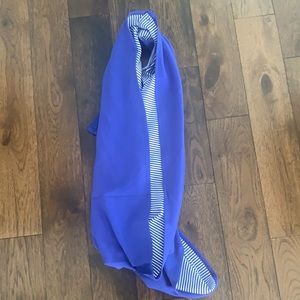 Lululemon customizable snap scarf